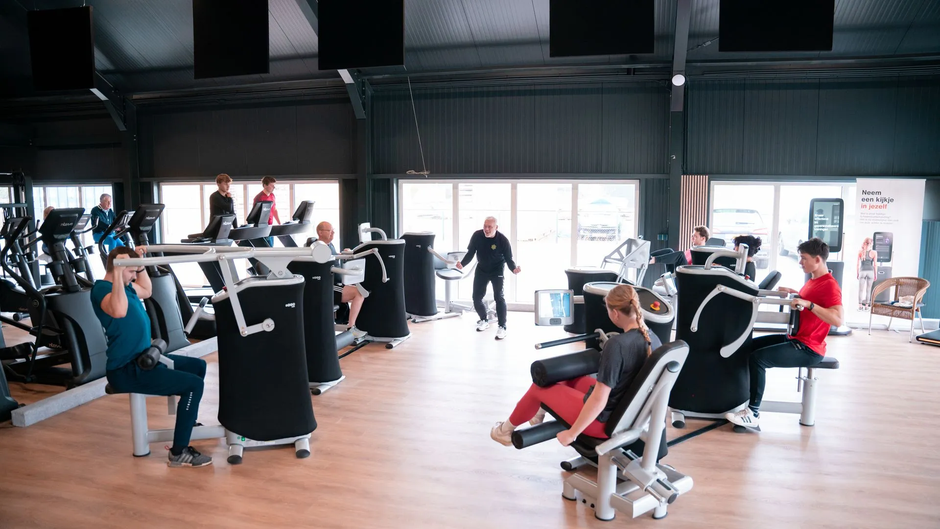 Bij egym krijg je via het persoonlijke Touch display trainingsinstructies waardoor eventuele blessures of een onjuiste uitvoering van de beweging tot het verleden behoren.