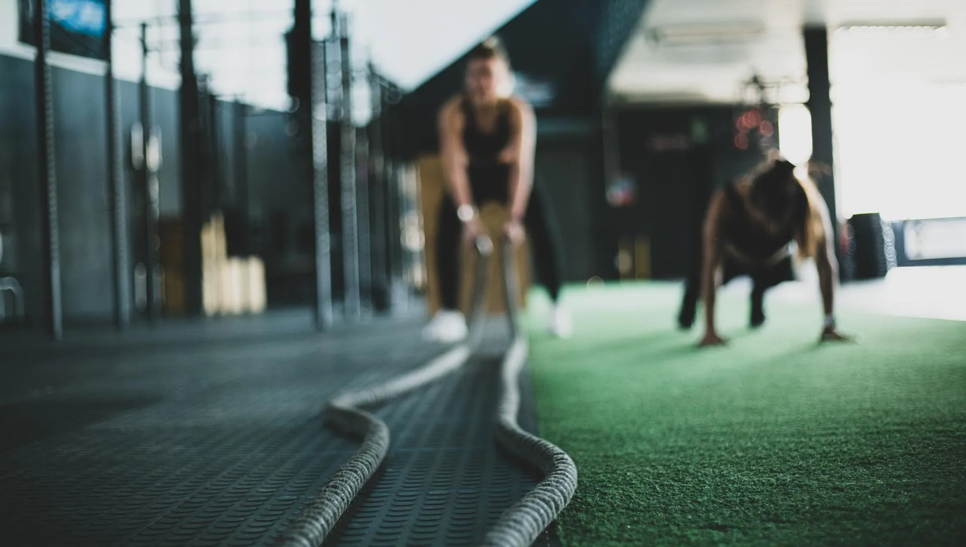 Lees meer over het artikel De Voordelen van Krachttraining voor Vrouwen: Waarom Je Zou Moeten Beginnen met Krachttraining